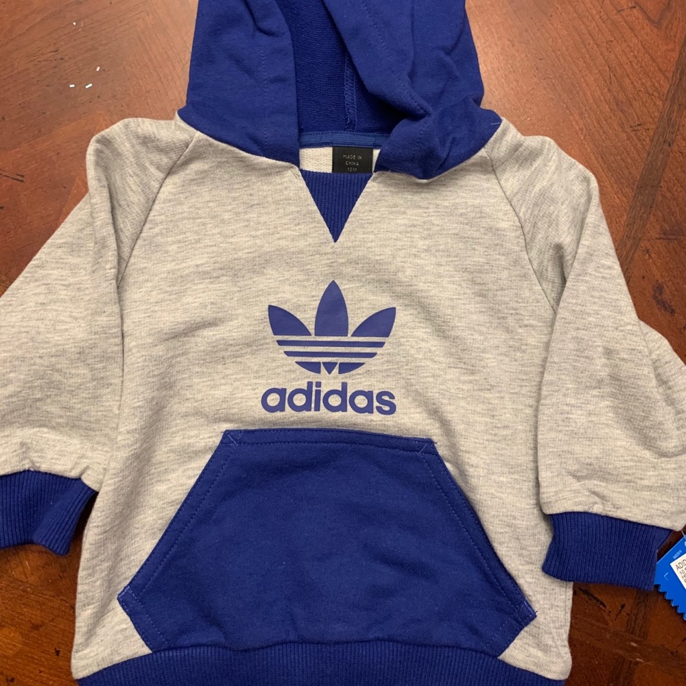 Sweatshirt